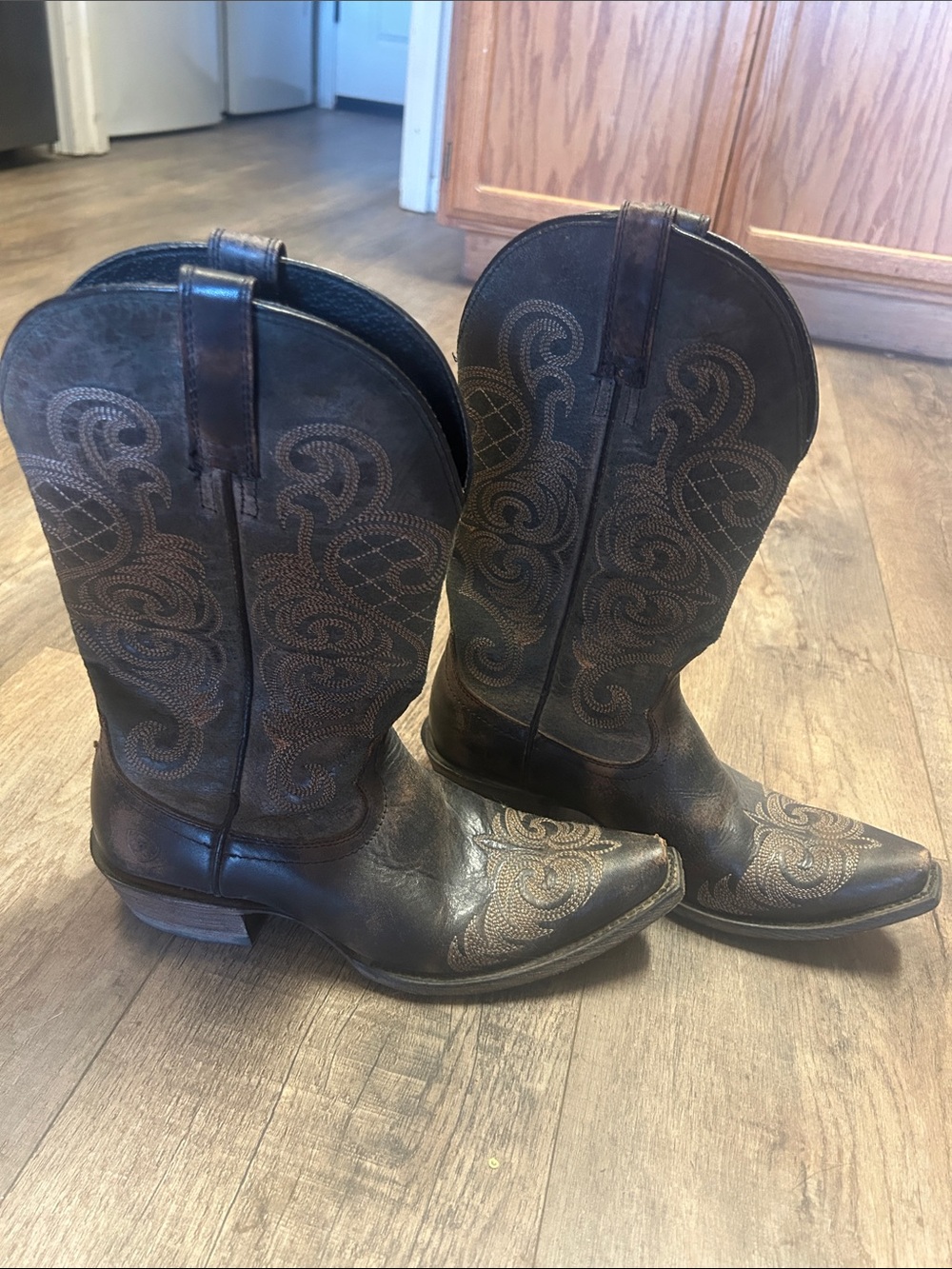 Ariat Dark Brown Embroidered Leather Western Cowboy Boots - Picture 1 of 5